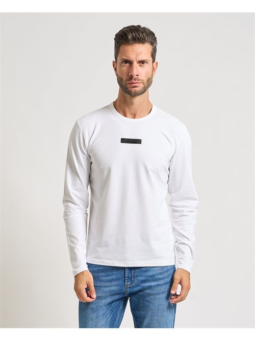  YES ZEE | T831-S3030101